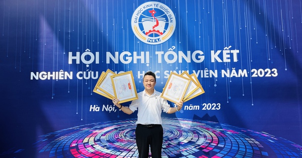 Thủ khoa điểm cao nhất trong lịch sử Trường Đại học Kinh tế Quốc dân: Tốt nghiệp sớm 1 năm