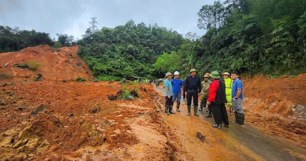 Thủ tướng Chính phủ yêu cầu các bộ ngành, địa phương đảm bảo an toàn, sức khỏe, tính mạng nhân dân là trên hết