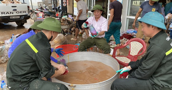 Người dân huyện Sơn Động của tỉnh Bắc Giang dọn dẹp sau mưa lũ, có hộ thiệt hại tới 2 tỷ đồng